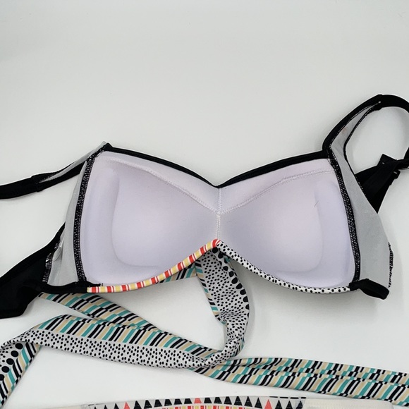 - 2PC Wrap Style Bikini Suit Set NWOT - Picture 6 of 10